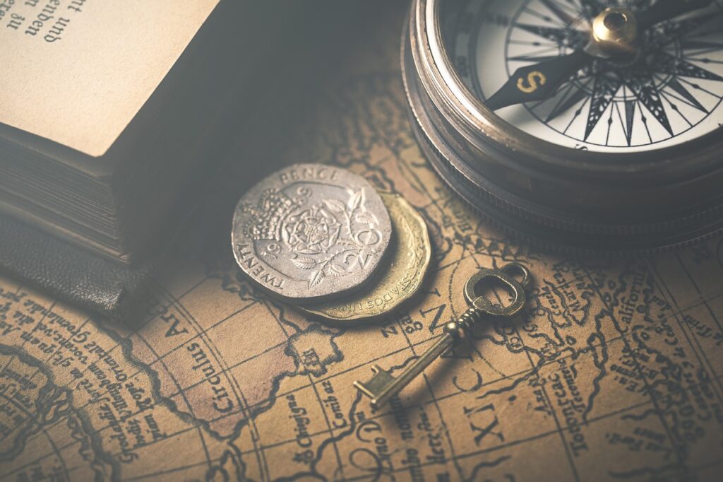 Vintage Map Compass Atlas Coins  - Ghinzo / Pixabay