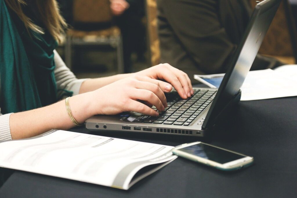 Startup Start Up Notebooks Creative - StartupStockPhotos / Pixabay